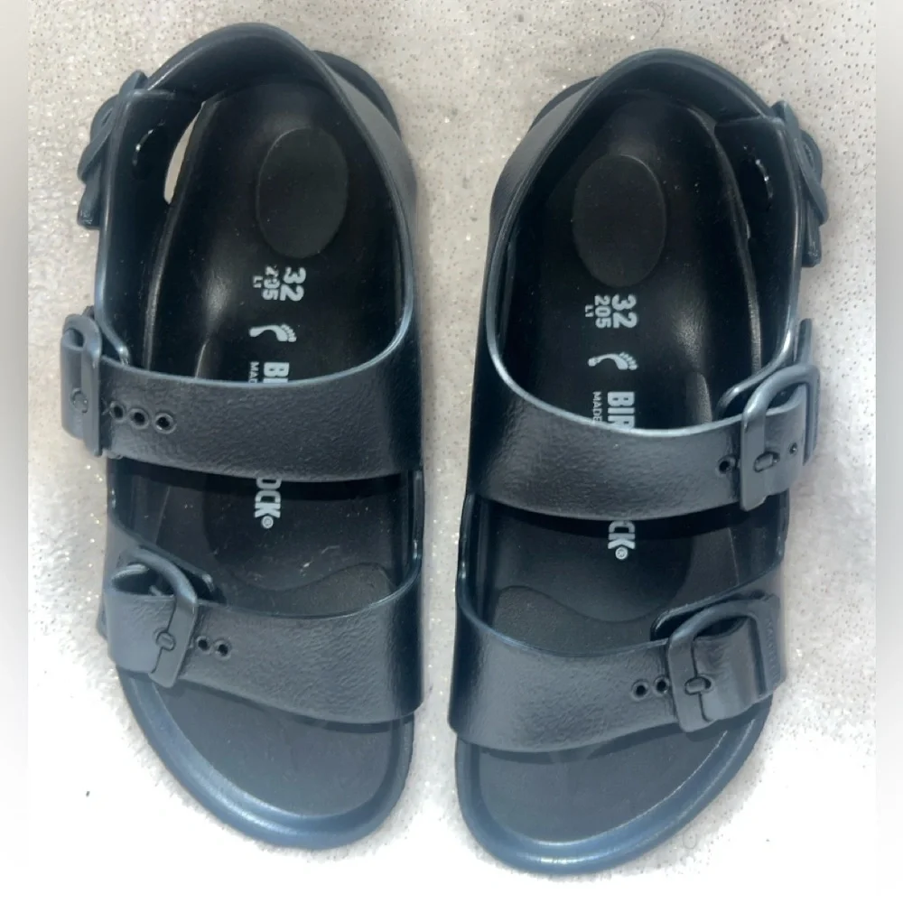 Birkenstock Kid’s Milano Essentials Sandals | Black |
